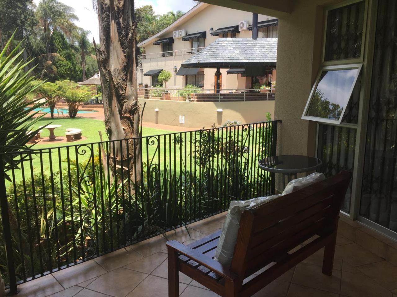 125 On Van Buuren Road Guest House Johannesburg Exteriör bild