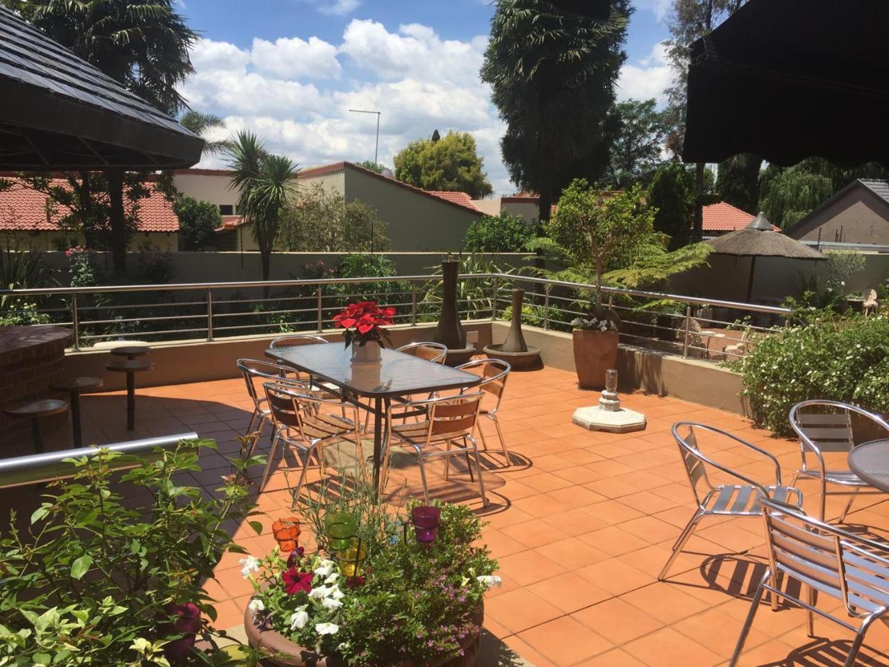 125 On Van Buuren Road Guest House Johannesburg Exteriör bild