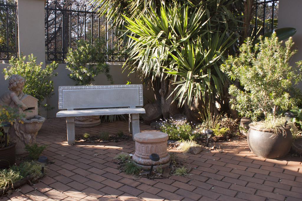125 On Van Buuren Road Guest House Johannesburg Exteriör bild